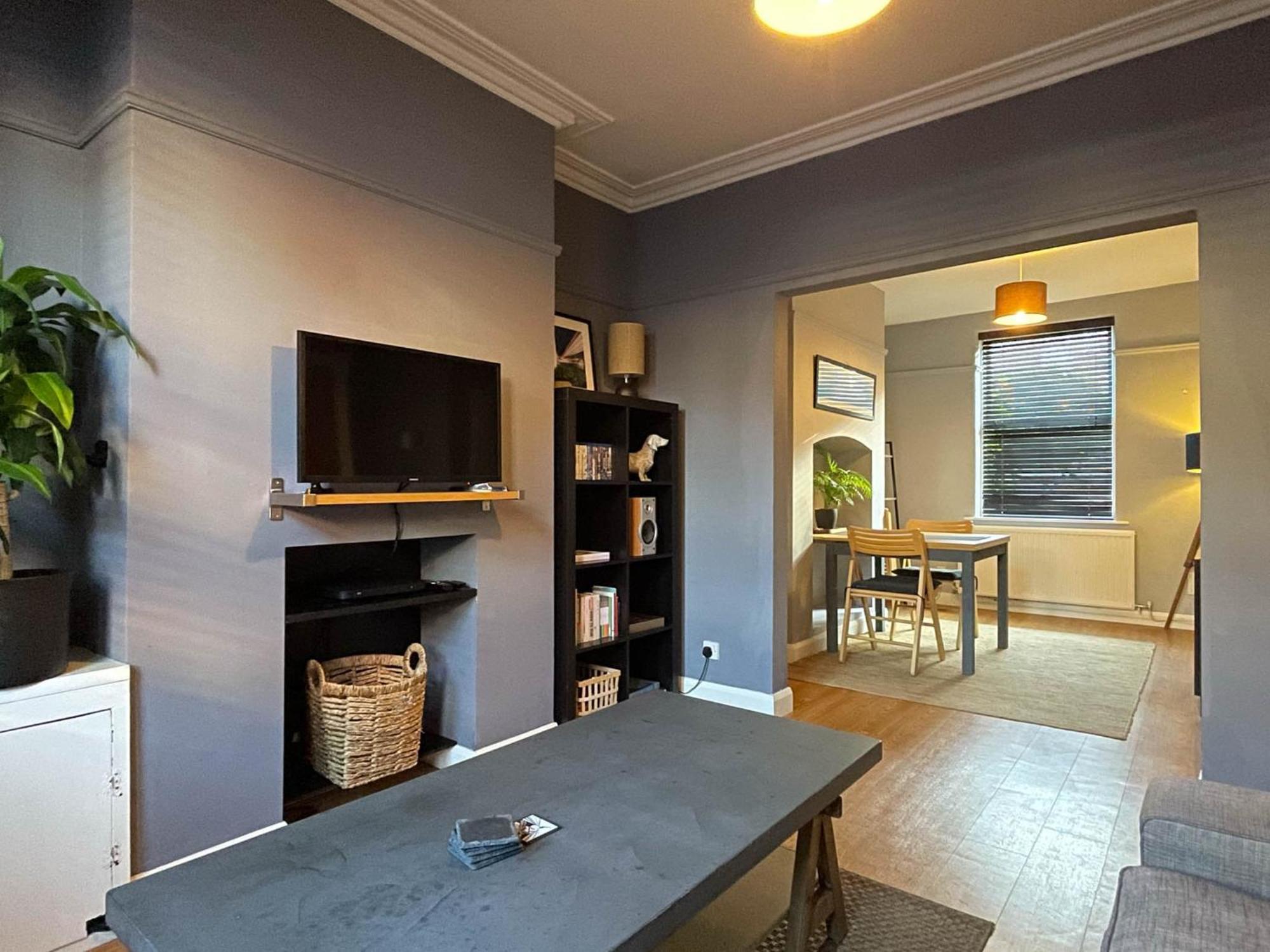 Апартаменты Townhouse In Trendy Suburb Of Hoole Честер Экстерьер фото